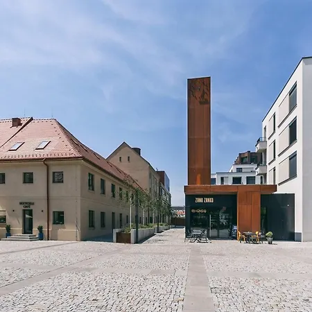 Loft With Patio & Parking - Nusle Brewery Apartmán Praha