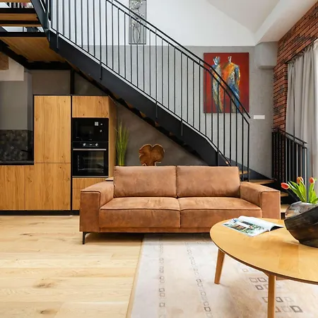 Loft With Patio & Parking - Nusle Brewery 公寓 布拉格