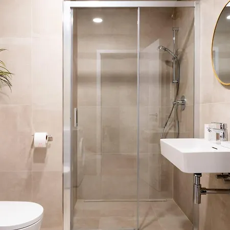 Loft With Patio & Parking - Nusle Brewery * Praha