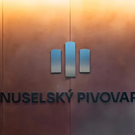 Loft With Patio & Parking - Nusle Brewery Praha